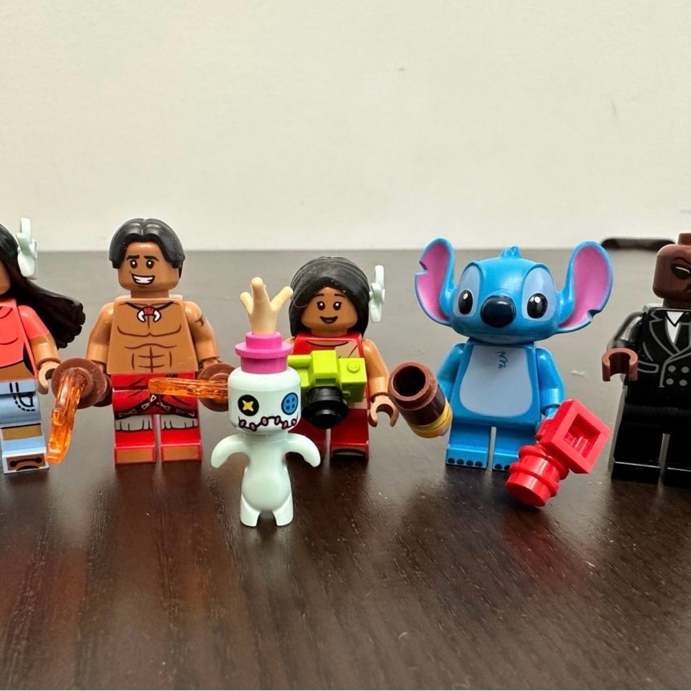 Lego 43268 Lilo & Stitch Beach House Minifigures ONLY